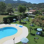 Ninos On The Szálloda 2*