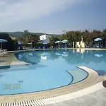 Hotel Ninos On The Rodas