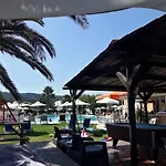 Hotel Ninos On The Rodas