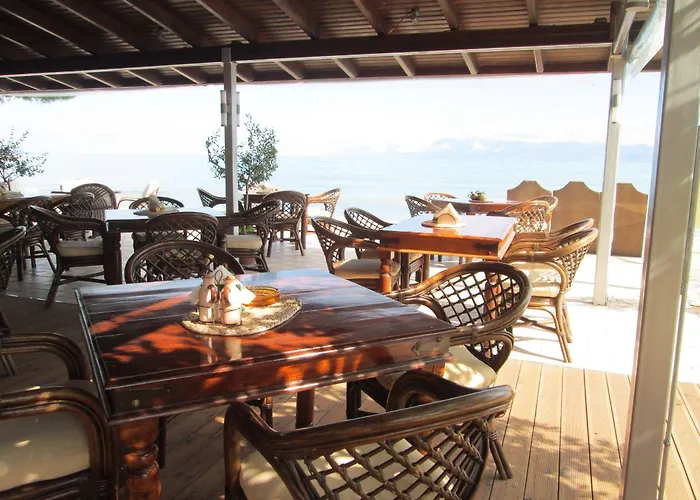 Ninos On The 2* Roda (Corfu)